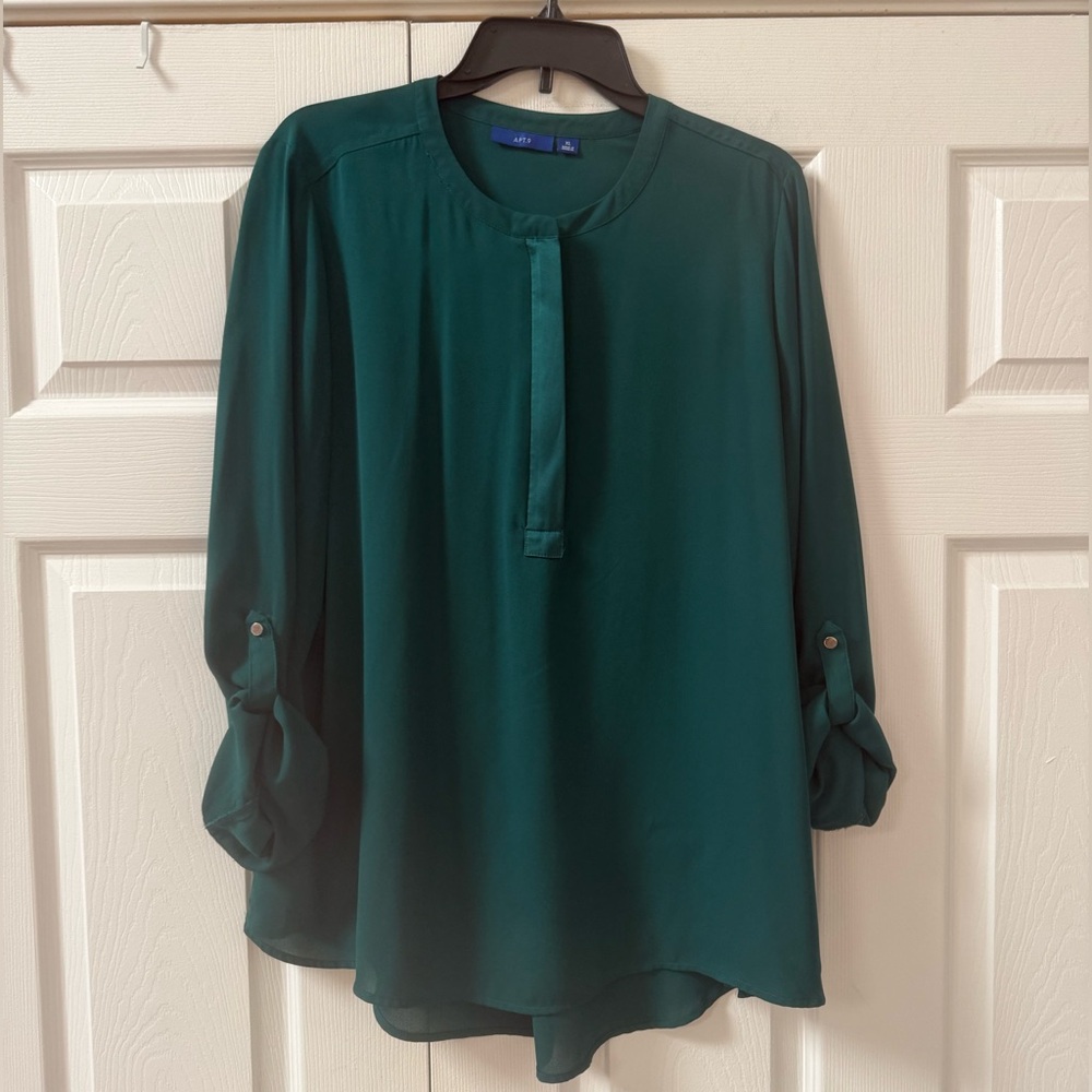 Apt. 9 Green Blouse with Buttoned Sleeves